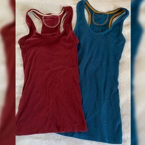 🔥Lot of 2 racer back tanks!